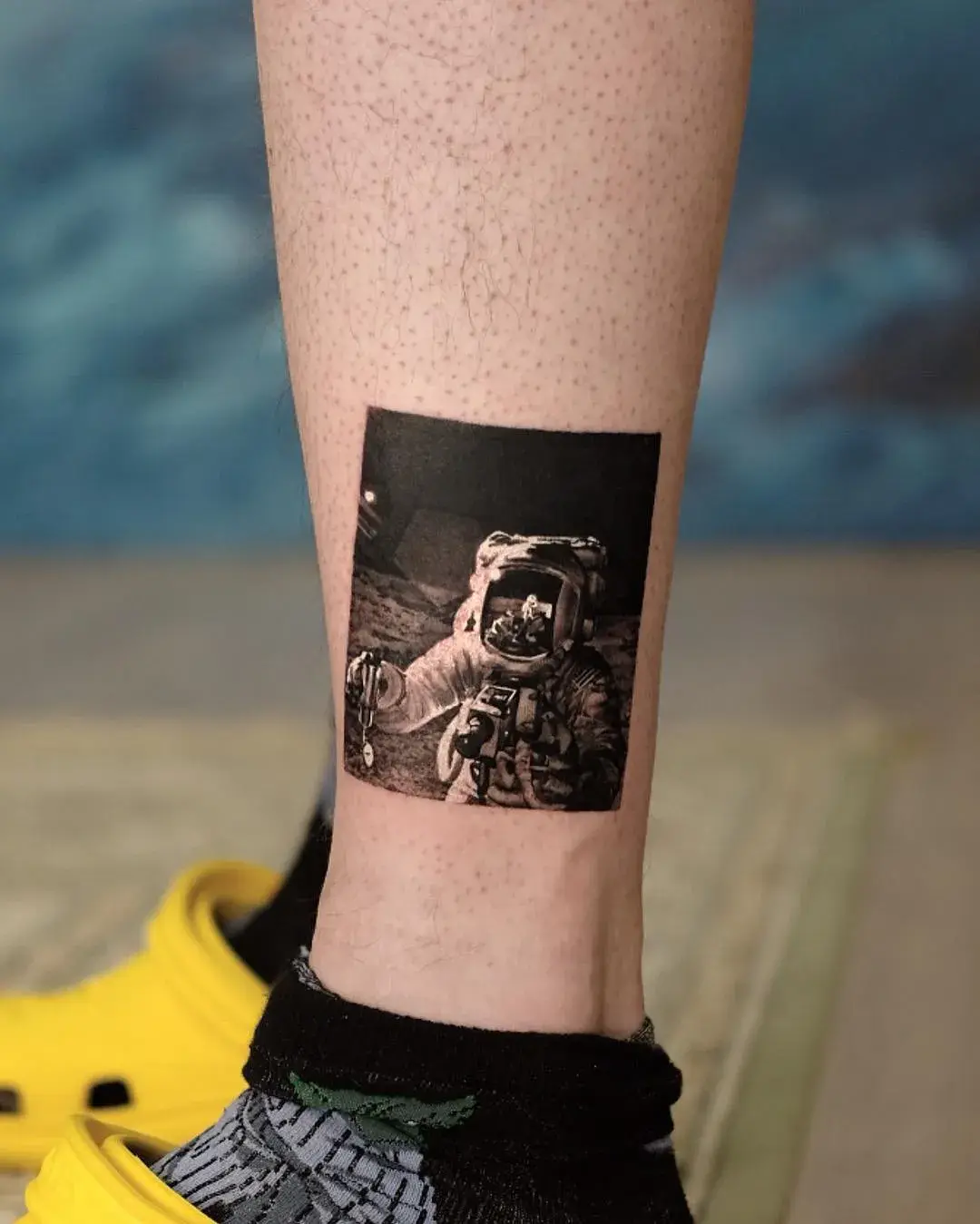 Kosmos Tattoo (Realismus) von Andrew Borisyuk, Tätowierer in Straubing